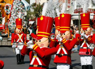 Disneyland ChristmasFantasyParade