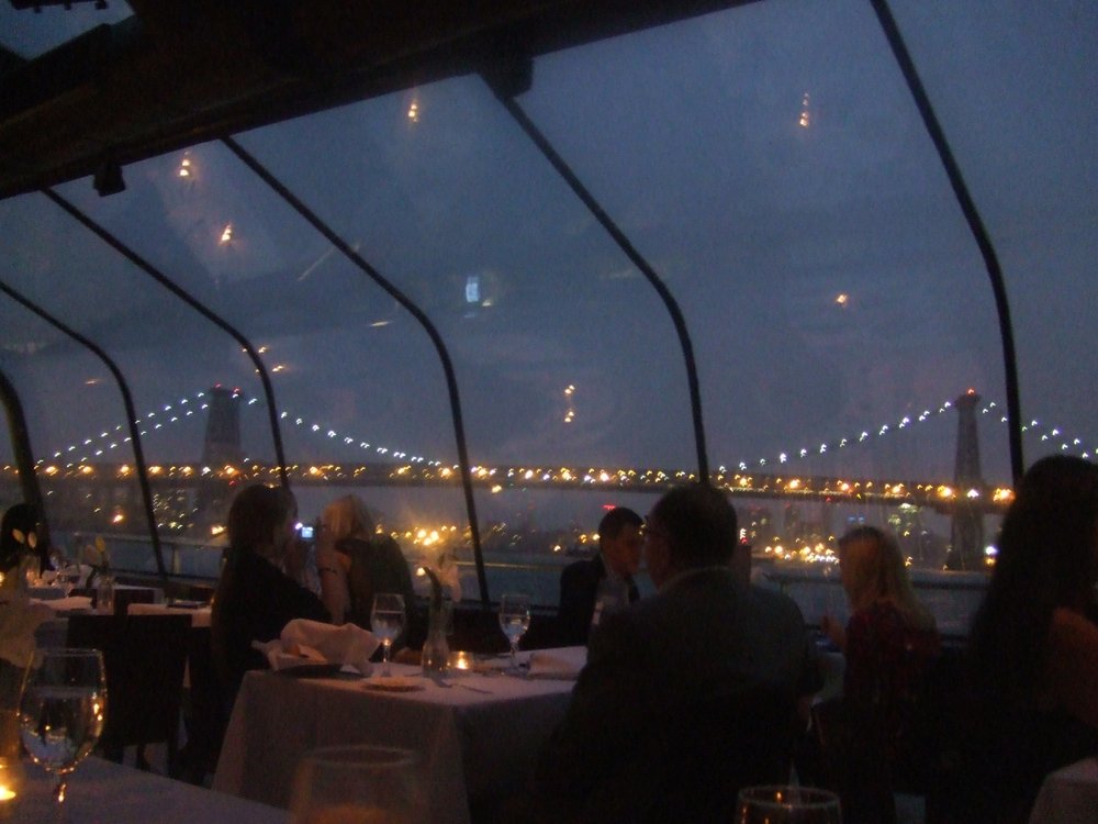 Crociera romantica sul Bateaux San Valentino a New York