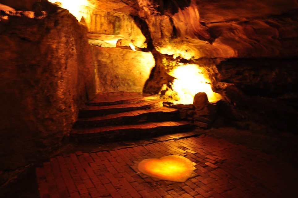 Howe Cavern 9
