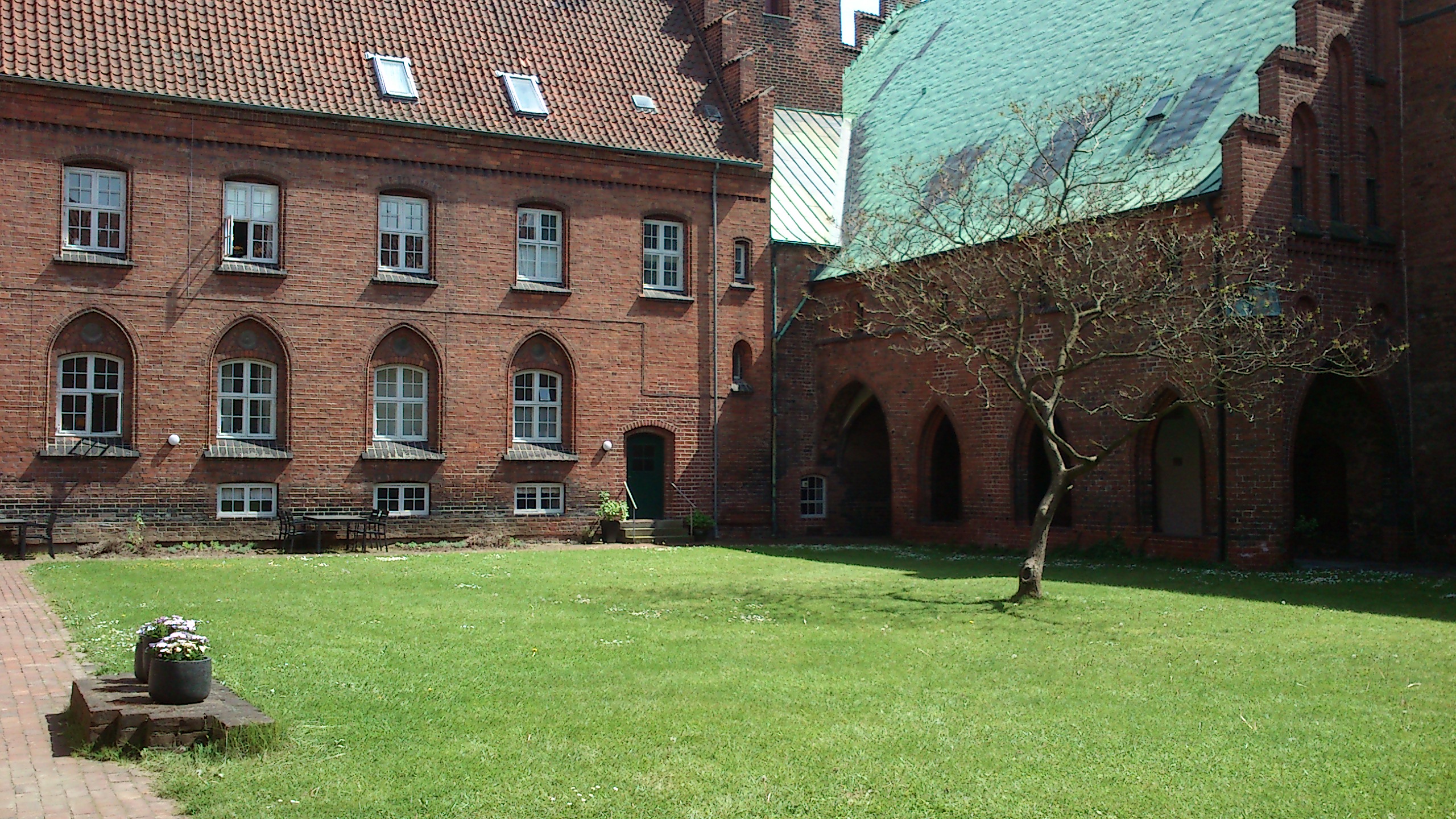 Vor Frue Kloster 4