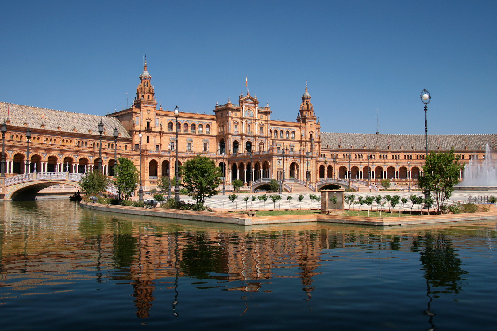 Cinque motivi per preferire Siviglia a Barcellona