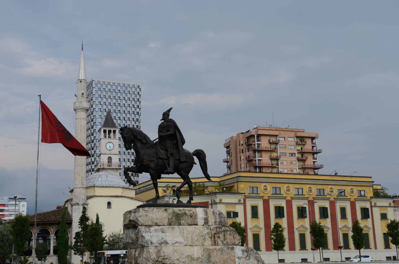 paese delle aquile