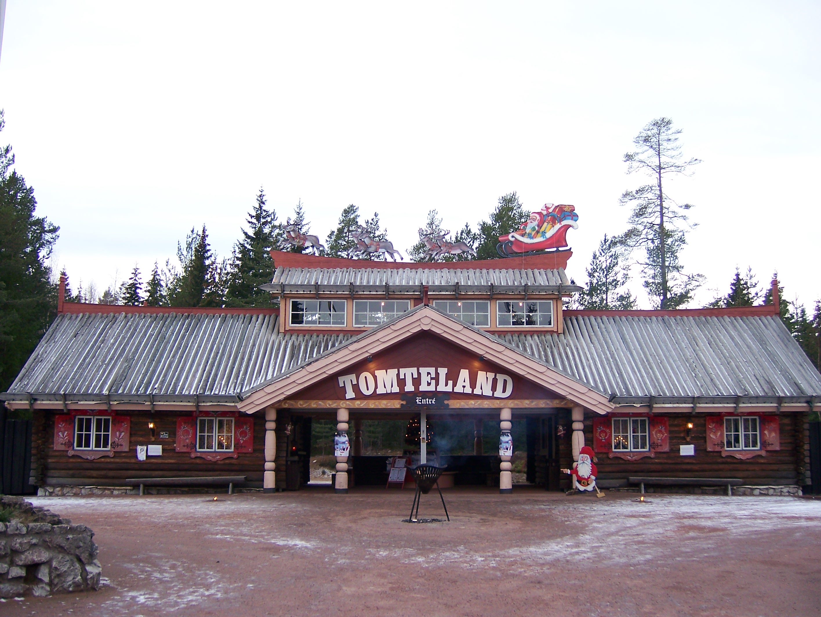 Tomteland entrance