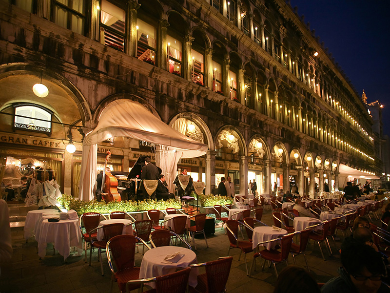 Gran caffe quadri dal plateatico