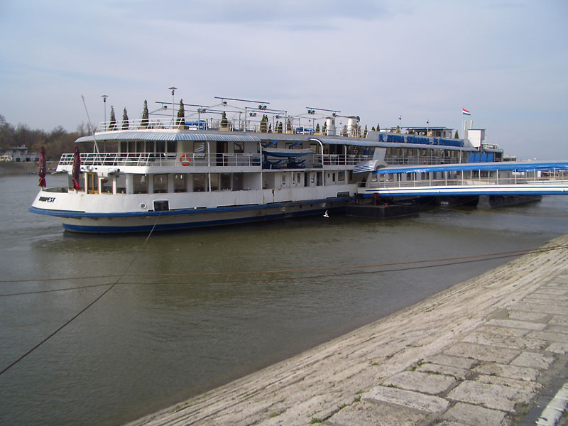 The Fortuna Boat Hotel