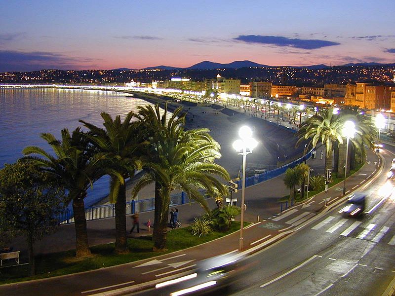 800px Nice night view with blurred cars 1200x900