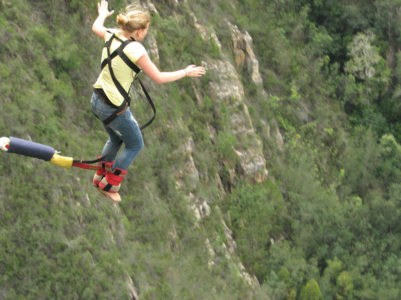 Bloukrans Bridge Tsitsikamma Bungee Jumping1