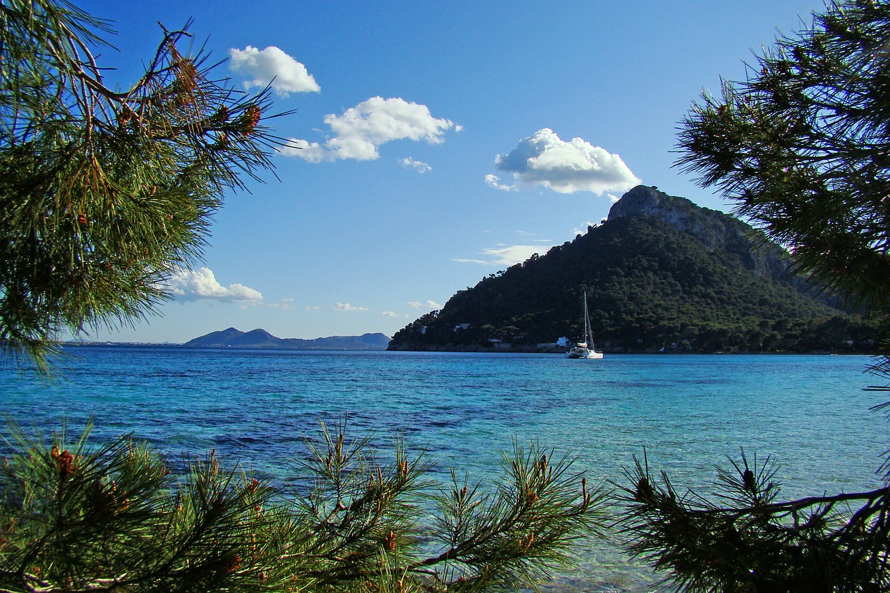Cala Mondragό