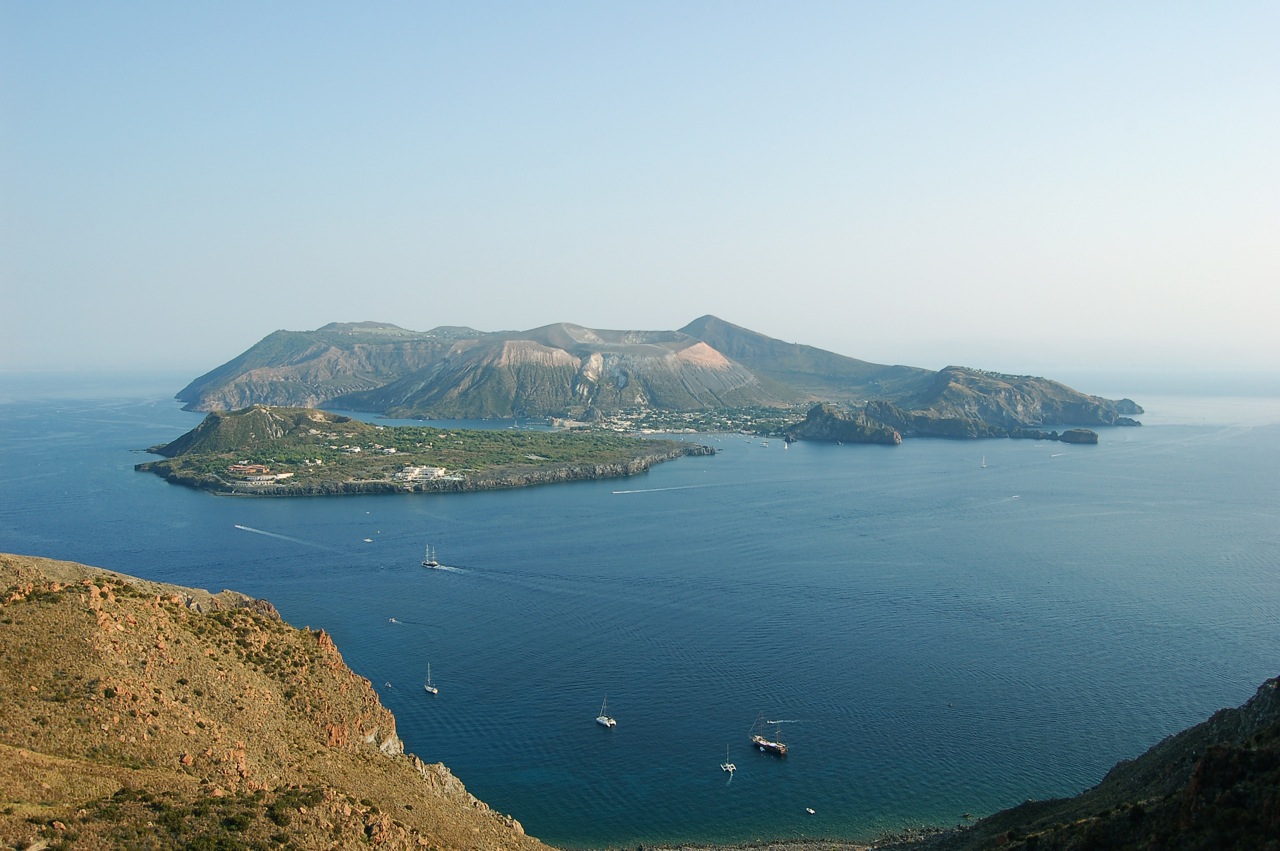 Da dove parte traghetto per le isole Eolie
