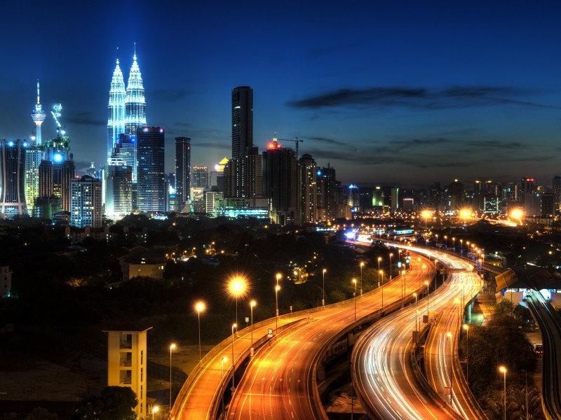 Kualar Lumpar At Night Malesia 600x800