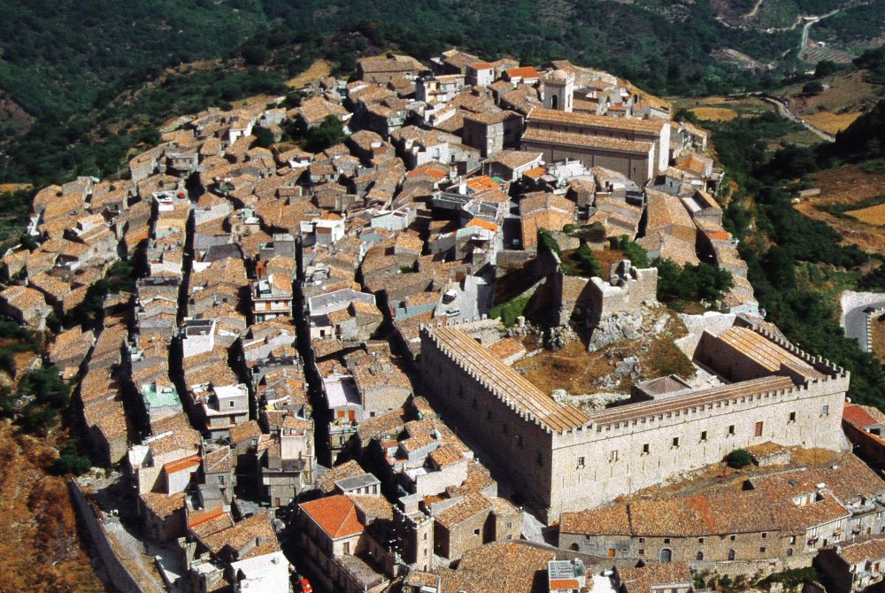 Quanto dista Montalbano Elicona da Messina