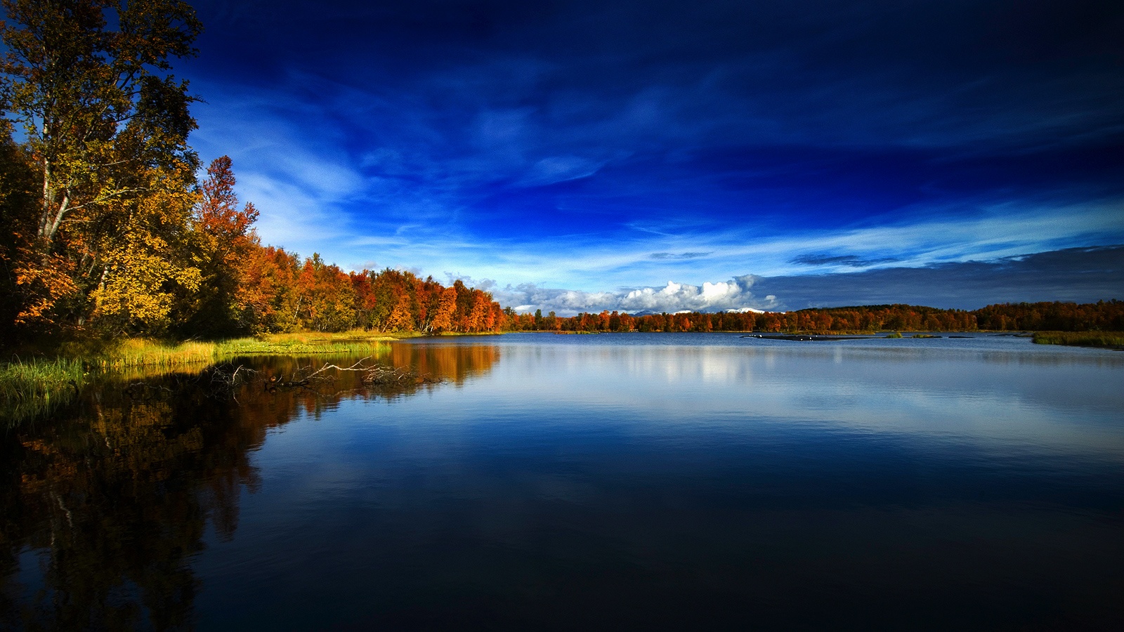 autunno in norvegia lago 1024x1024