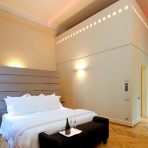 5 room gallery