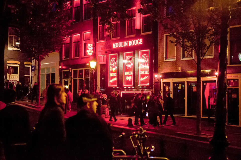 Come raggiungere amsterdam quartiere a luci rosse per donne