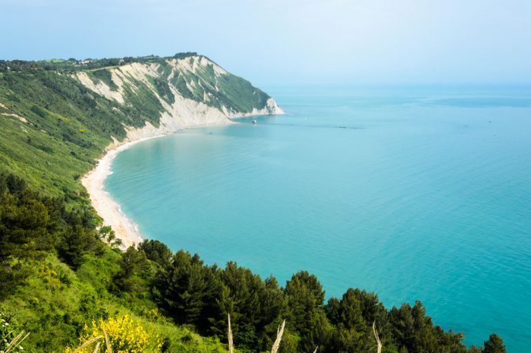 Come arrivare alla spiaggia di Mezzavalle per nudisti