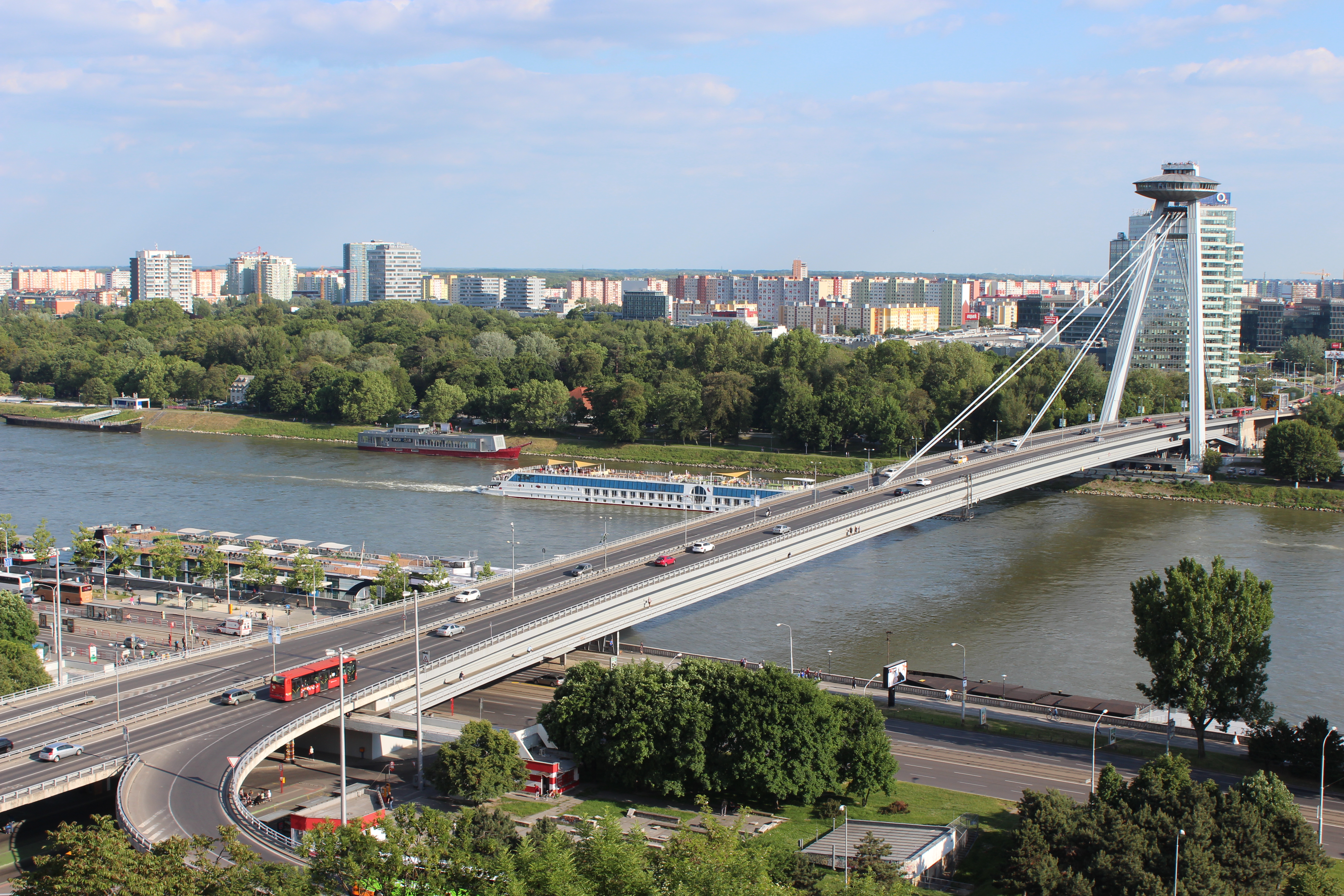 Ponte di Nový Most a Bratislava.