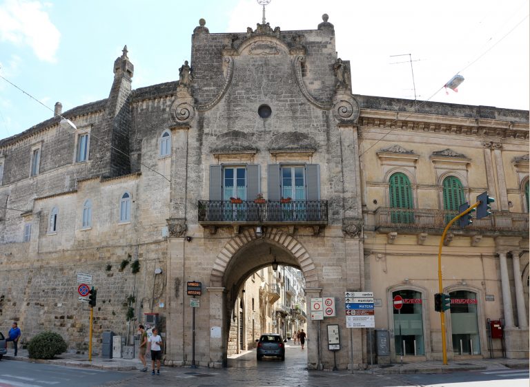 Altamura porta bari 01