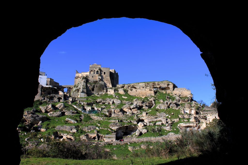 Ginosa, vista sul castello dalla chiesa di Santa Barbara