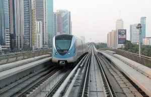 Emirati Arabi, arriva il treno che collega Dubai ad Abu Dhabi