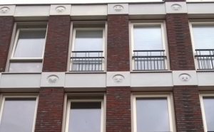 Pazzi per le emoji? In Olanda c'è un palazzo decorato con le facce