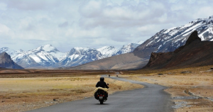 Esplorare l'Himalaya in motocicletta: le strade da percorrere