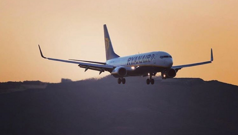 Bagaglio a mano, le nuove regole Ryanair dopo la multa