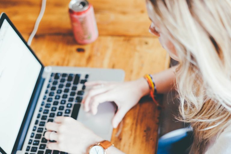 Come prenotare le vacanze online risparmiando