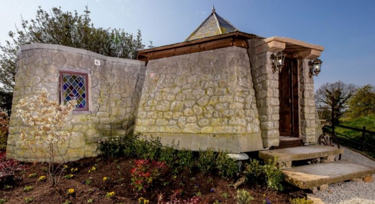 Inghilterra, come dormire nel cottage di Hagrid di Harry Potter