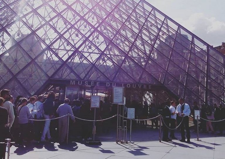 Louvre in sciopero: "Troppi visitatori, situazione insostenibile"