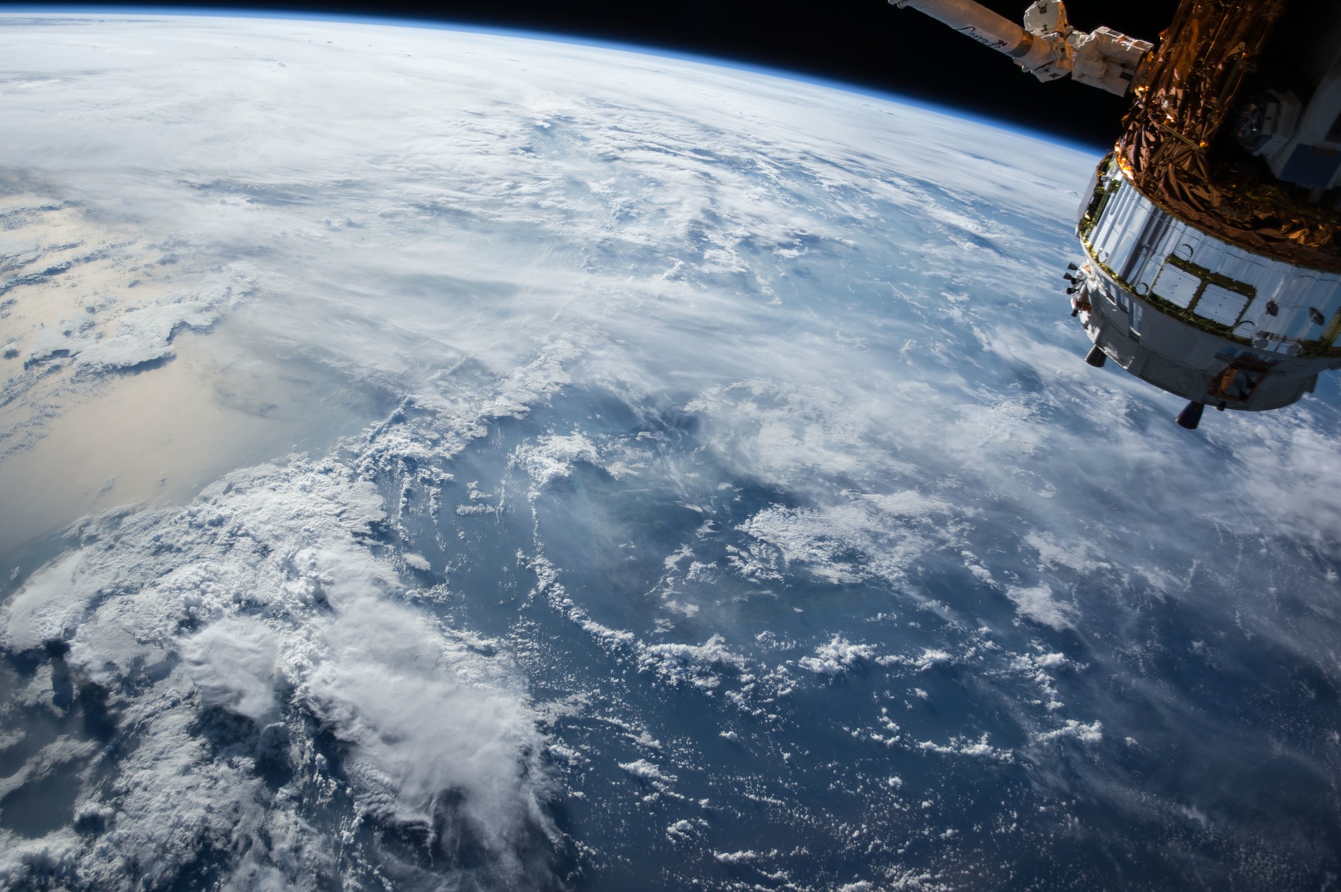 Nasa, aperta la prima stazione spaziale per i turisti: il costo