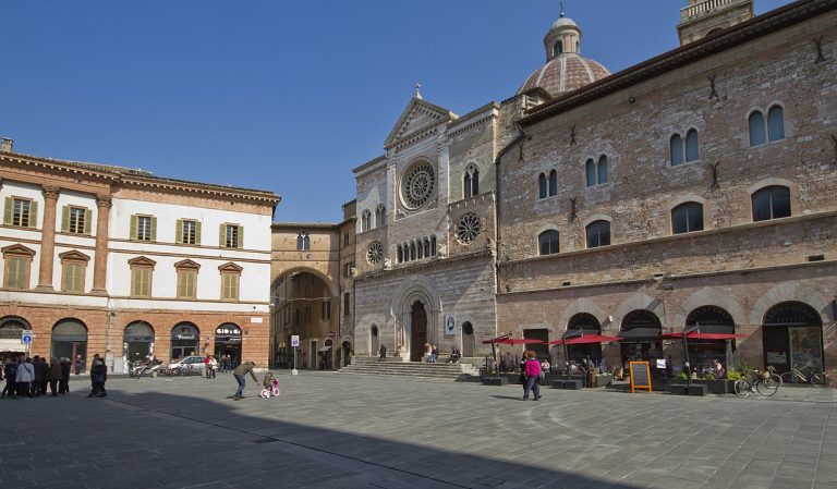 cosa fare a foligno la sera