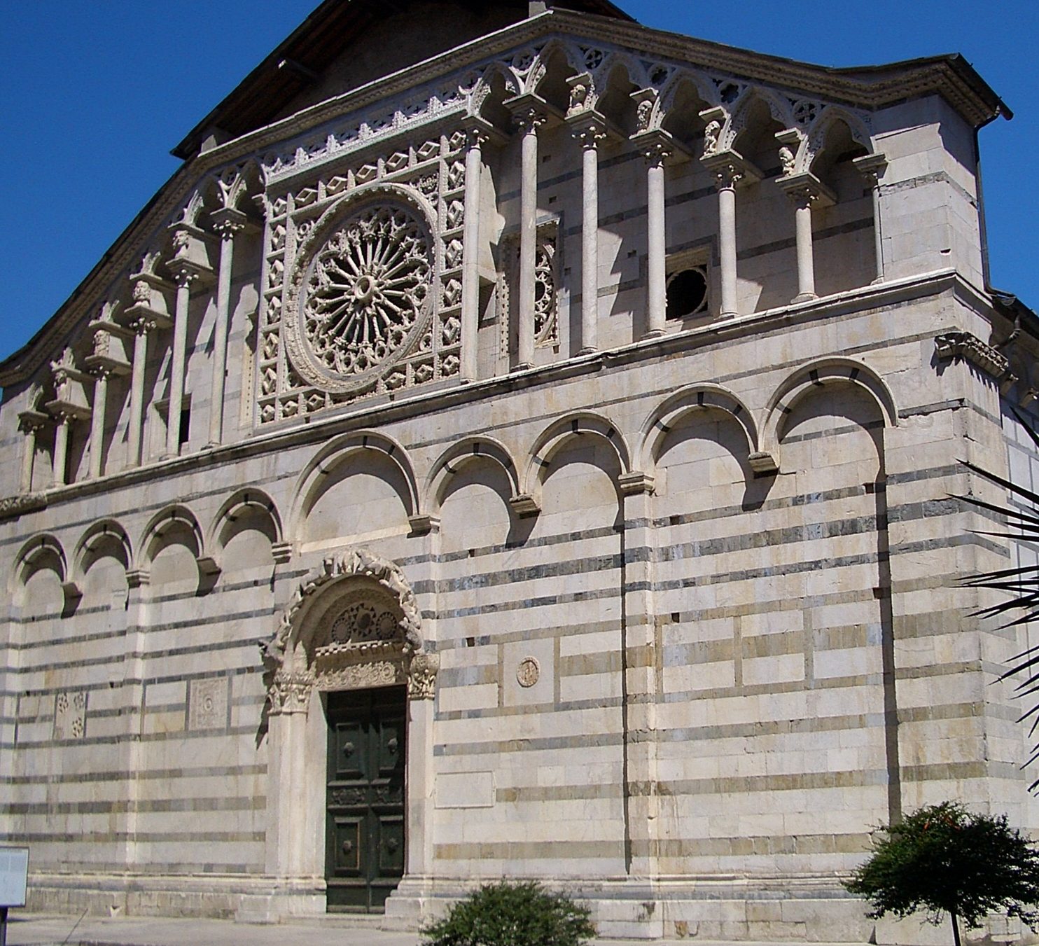 massa carrara cosa vedere