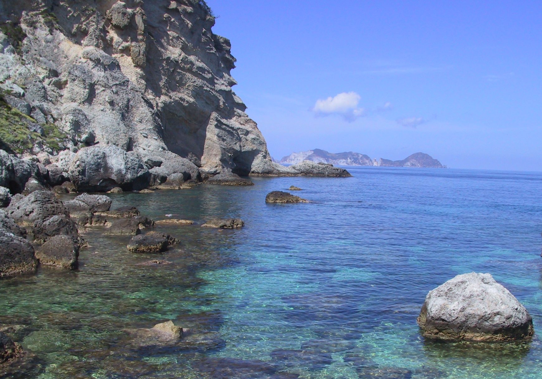 ponza spiagge attrezzate