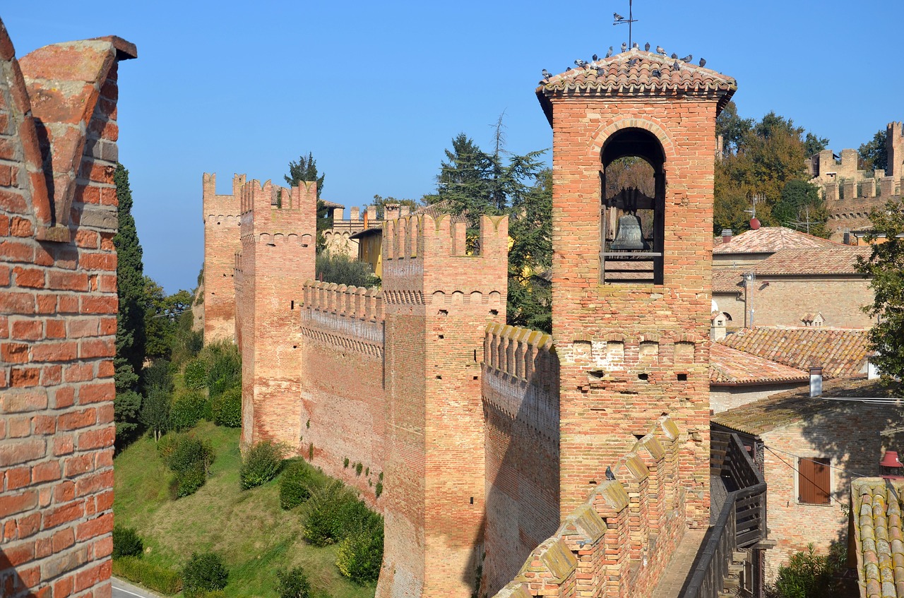 castello di gradara aperto