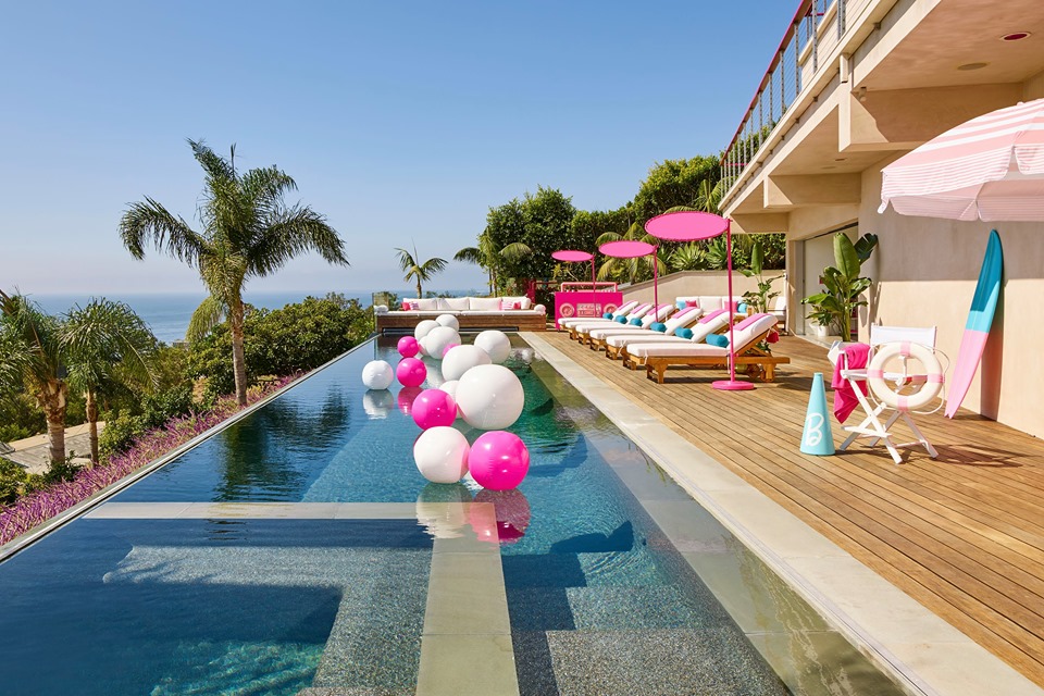 Piscina della casa di Barbie a Malibu