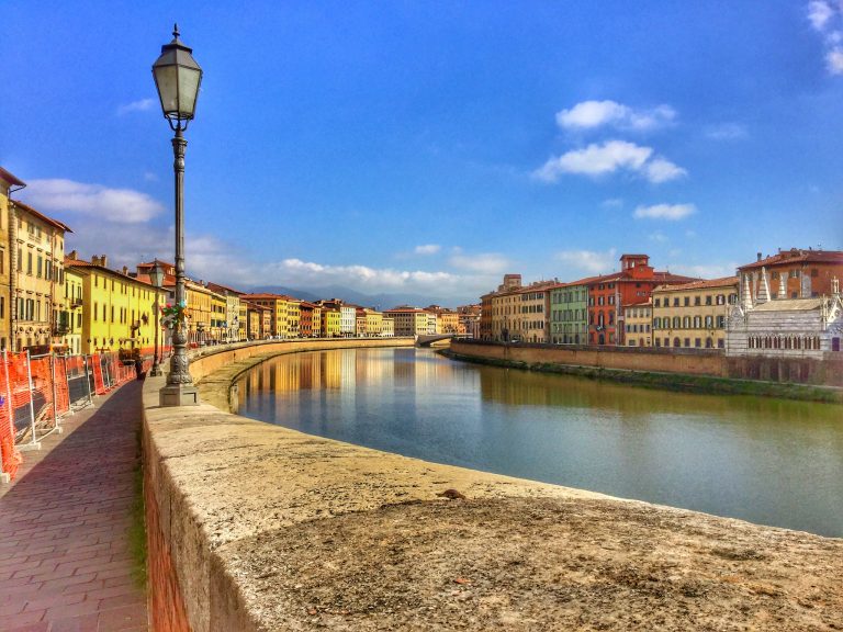 come arrivare a lucca da pisa