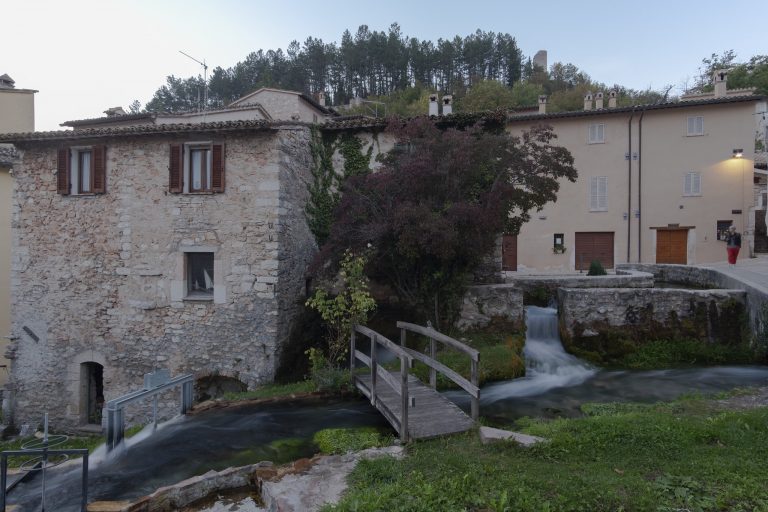 rasiglia umbria cosa vedere