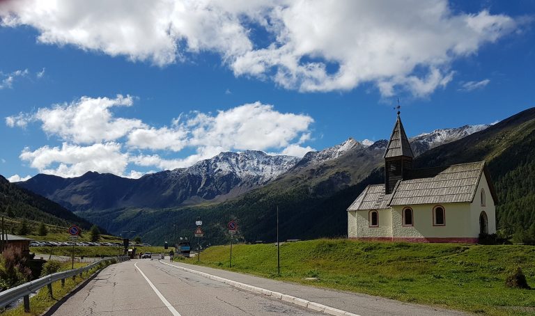 Piste da sci aperte in Val Senales