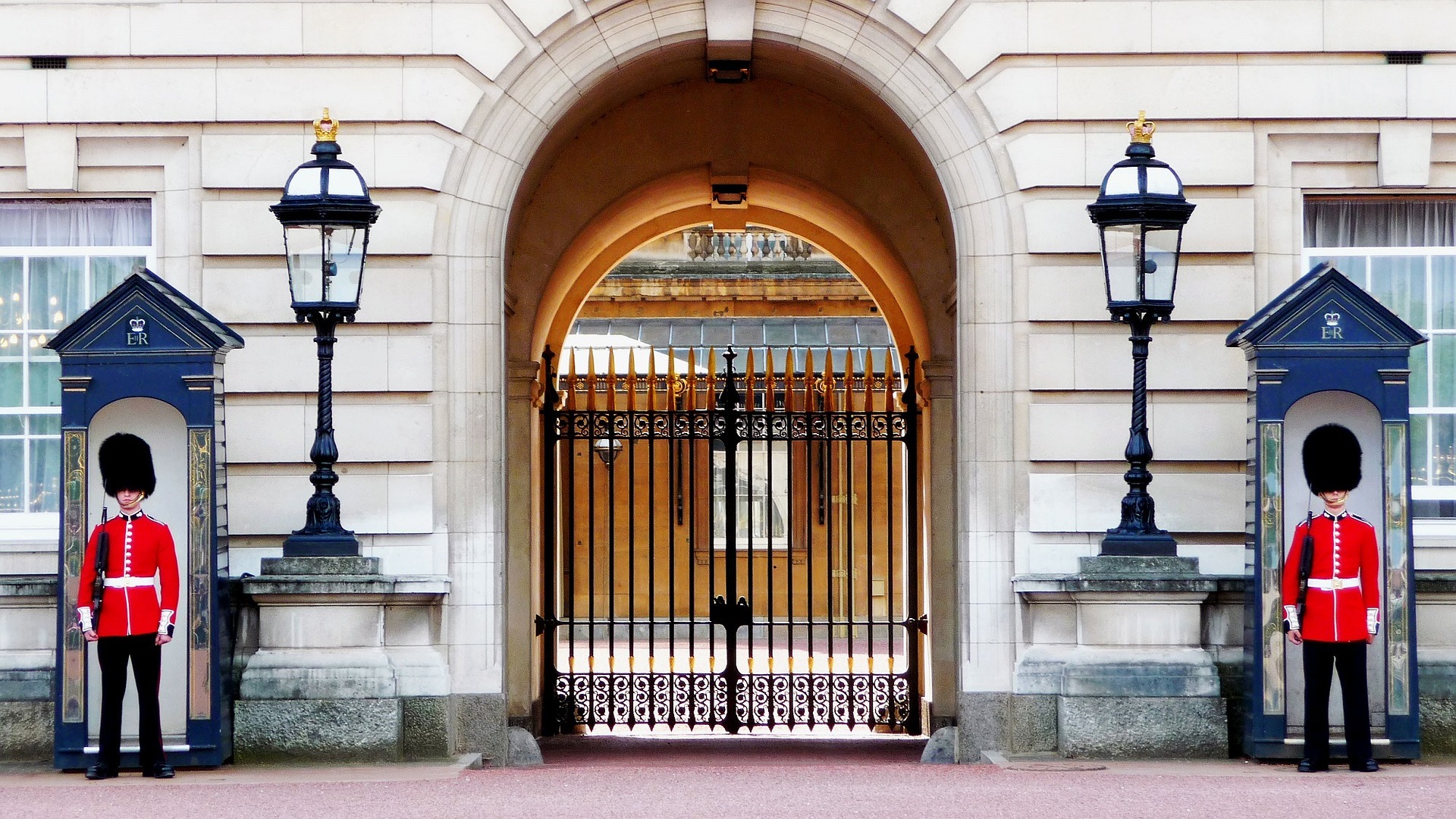 buckingham-palace