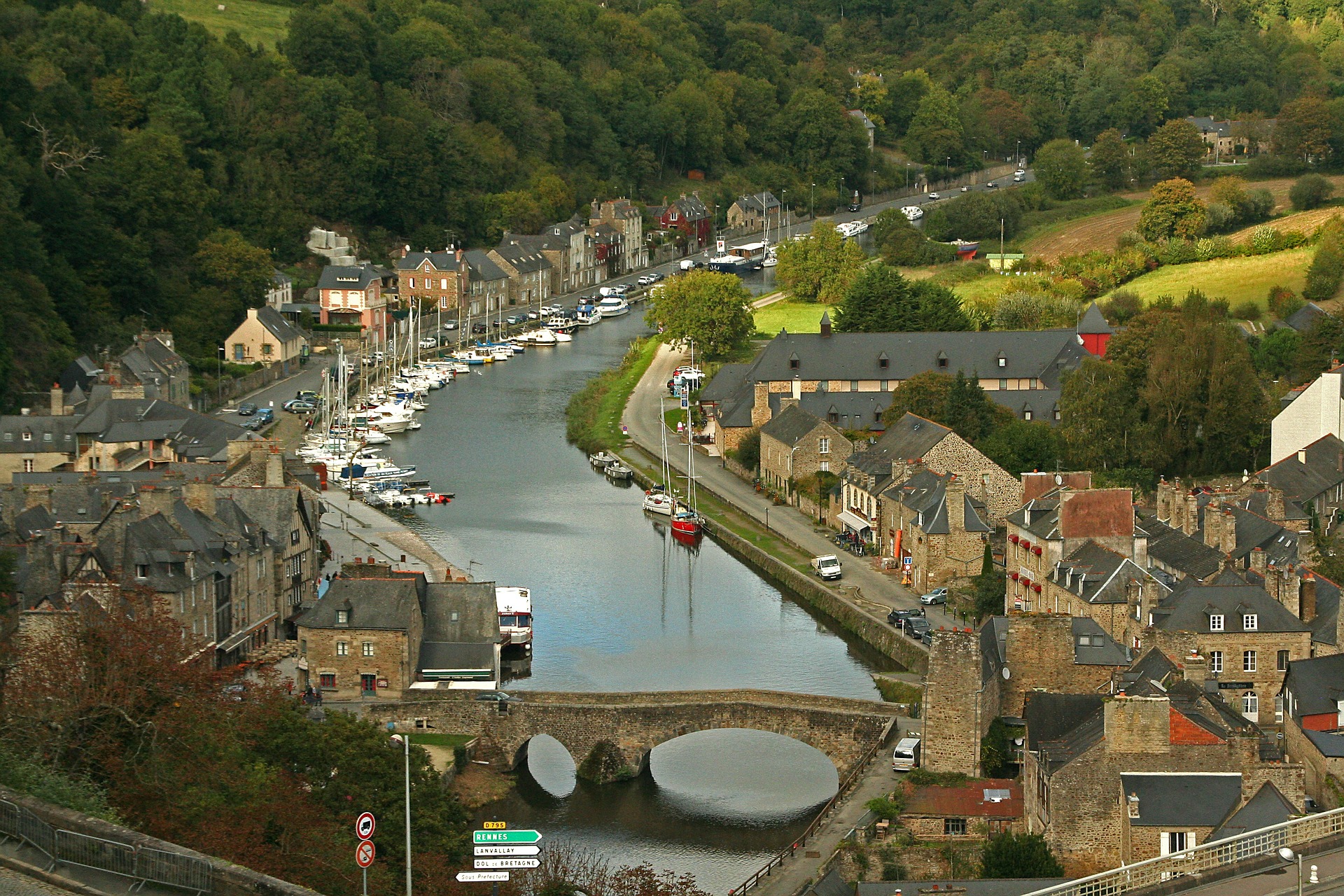dinan