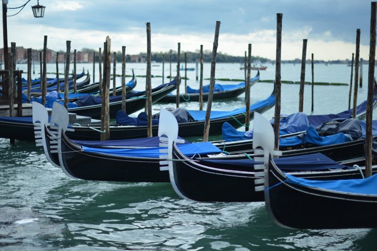 Prezzo di un giro in gondola a Venezia: