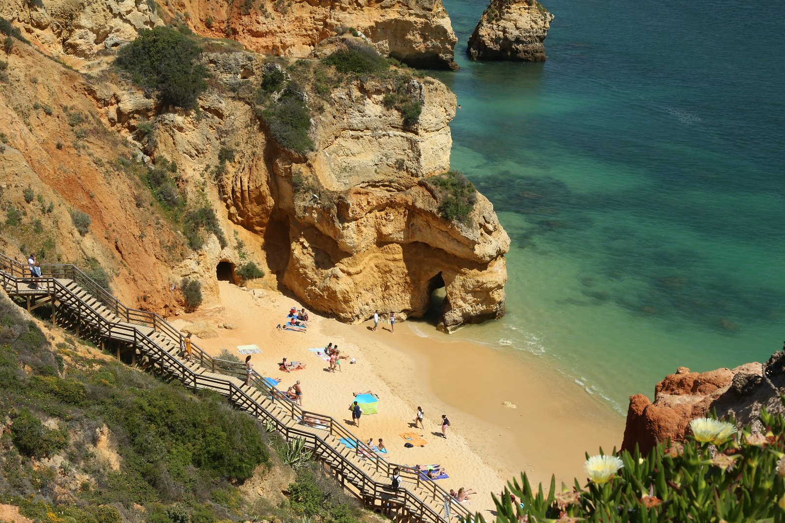 Praia do Camilo