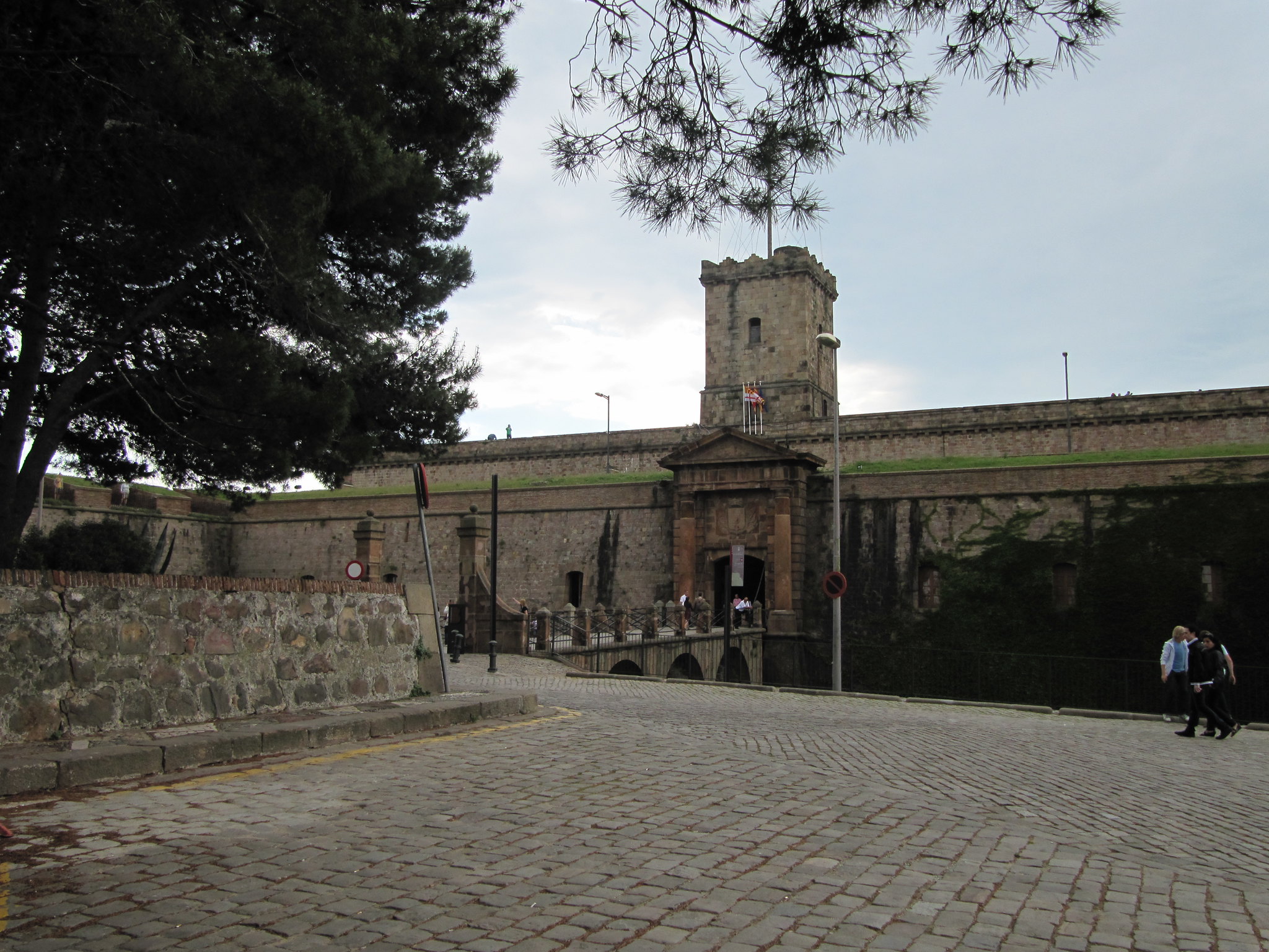 castello montjuic barcellona come arrivare
