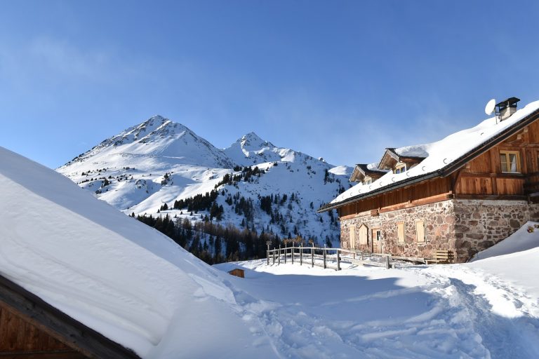 escursione in motoslitta trentino