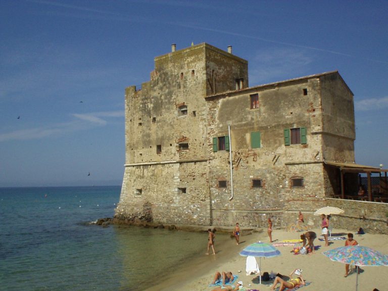 torre mozza toscana spiaggia e mare
