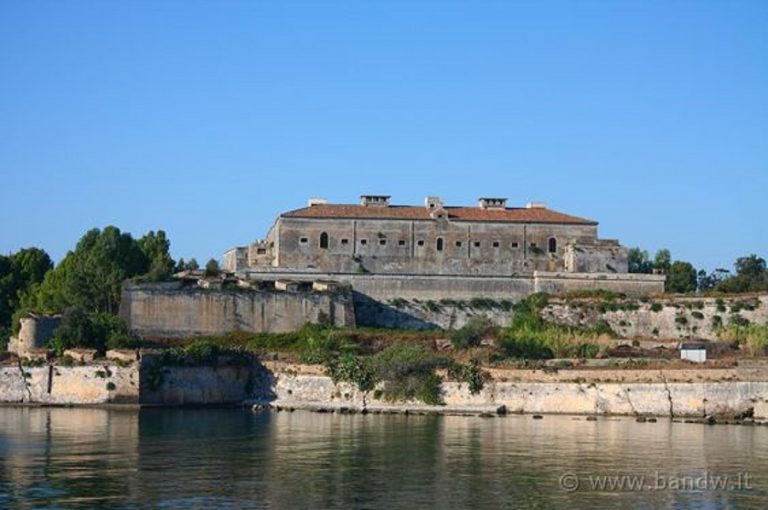 storia del castello svevo di augusta