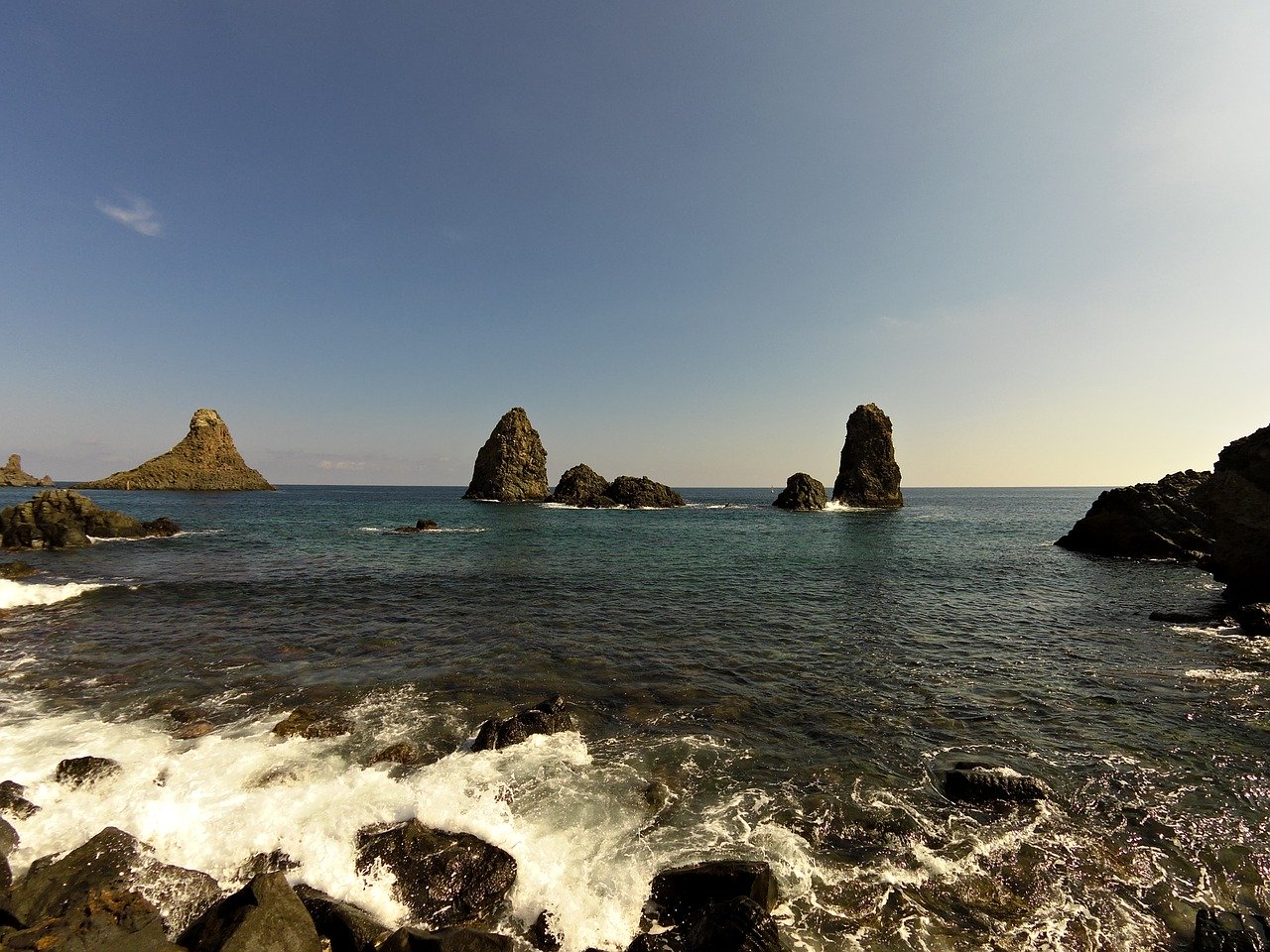faraglioni di acitrezza leggenda