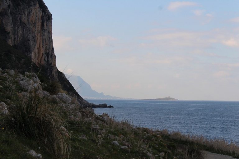 la storia di isola delle femmine palermo