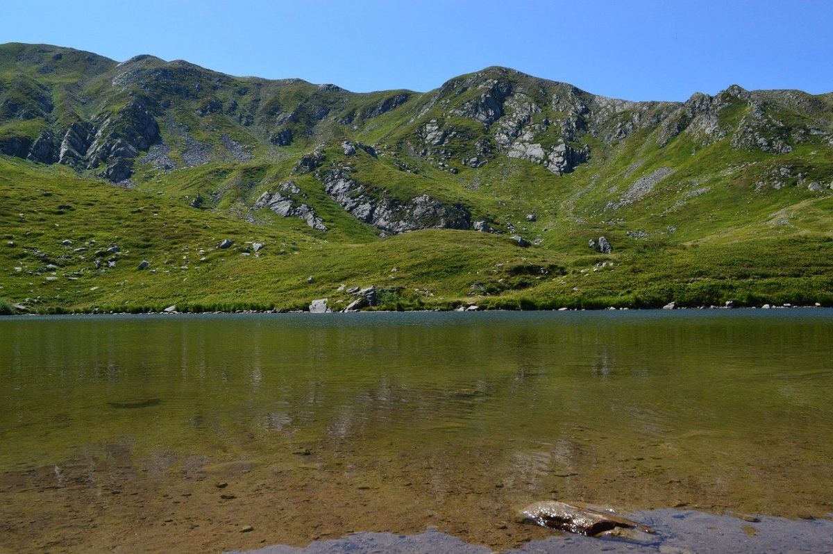 lake-196