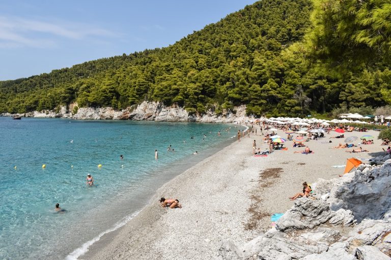 skopelos spiagge attrezzate